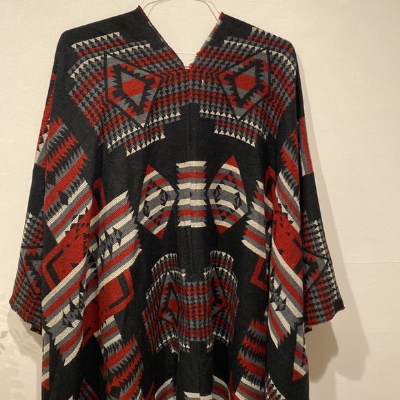 Tribal Fringe Poncho - Picture 7 of 7